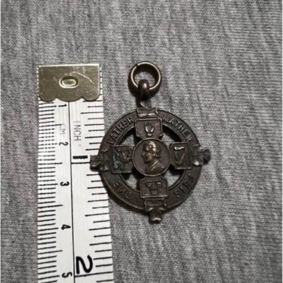 1919 The Father Mathew Feis Brass medallion - Picture 2 of 4